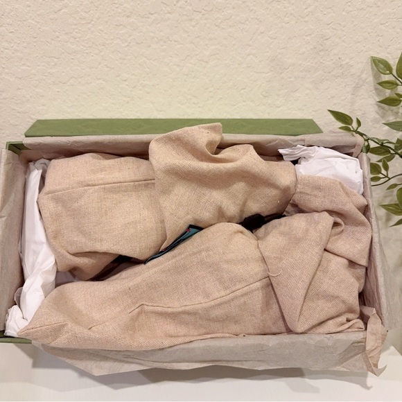 Gucci x Disney Womens ACE Donald Duck Patch White Sneaker Size 36 New in Box - Picture 10 of 11